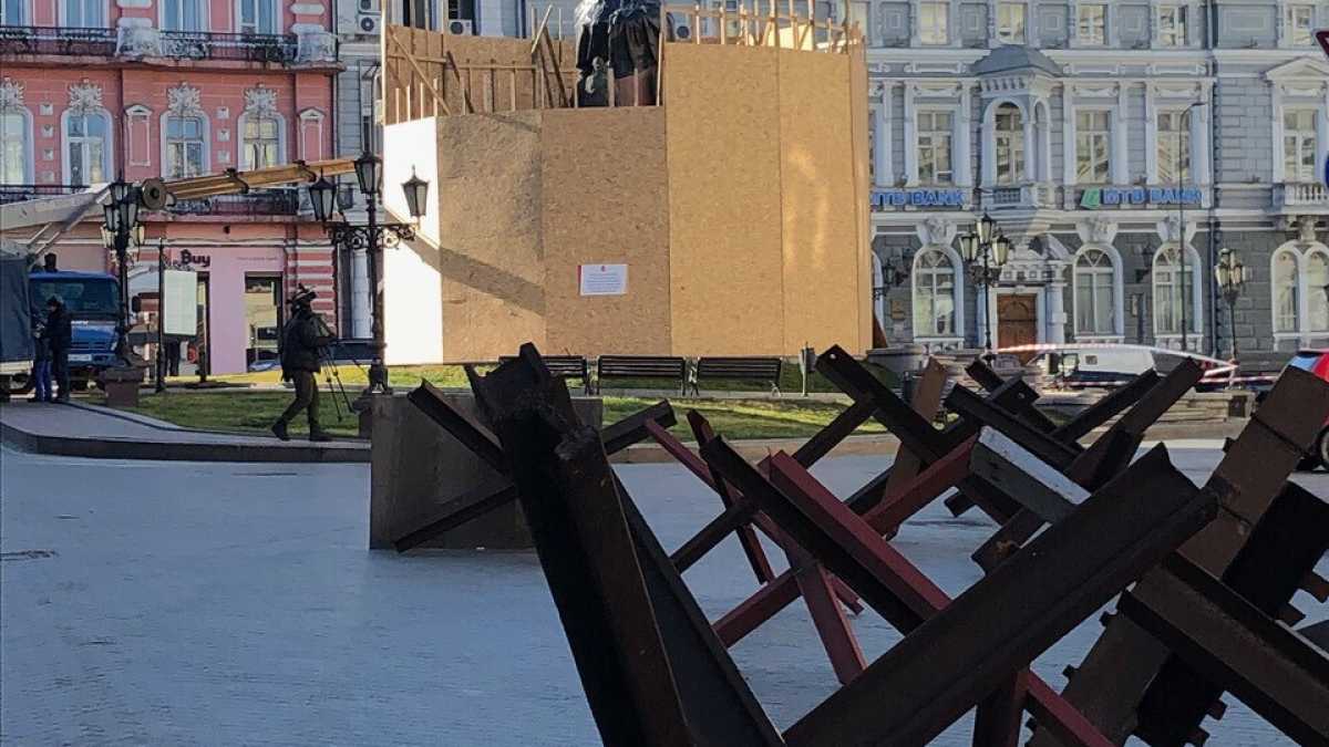 Immagine di La rimozione del monumento di Caterina la Grande da Odessa