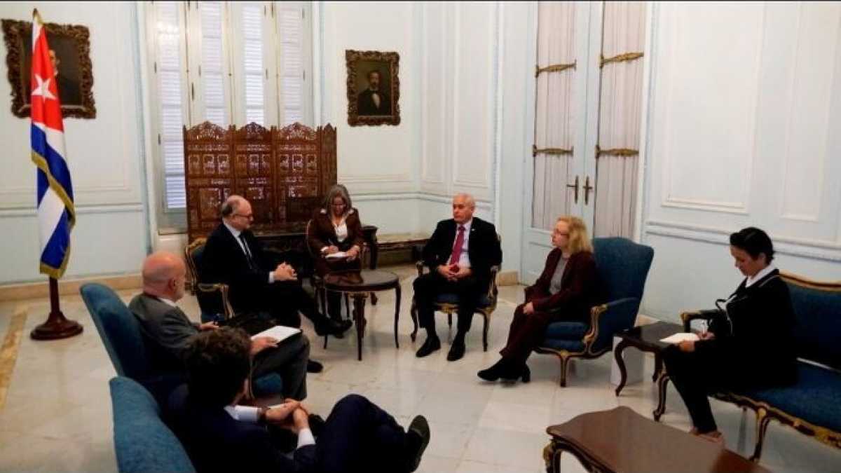 Immagine di Il misterioso Capodanno di Gualtieri a Cuba. Il Comune: "Tutto a spese del sindaco"
