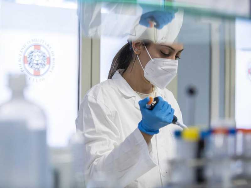 Cresce la variante Kraken anche in Europa, dice l'Oms. Ma ogni allarme è prematuro