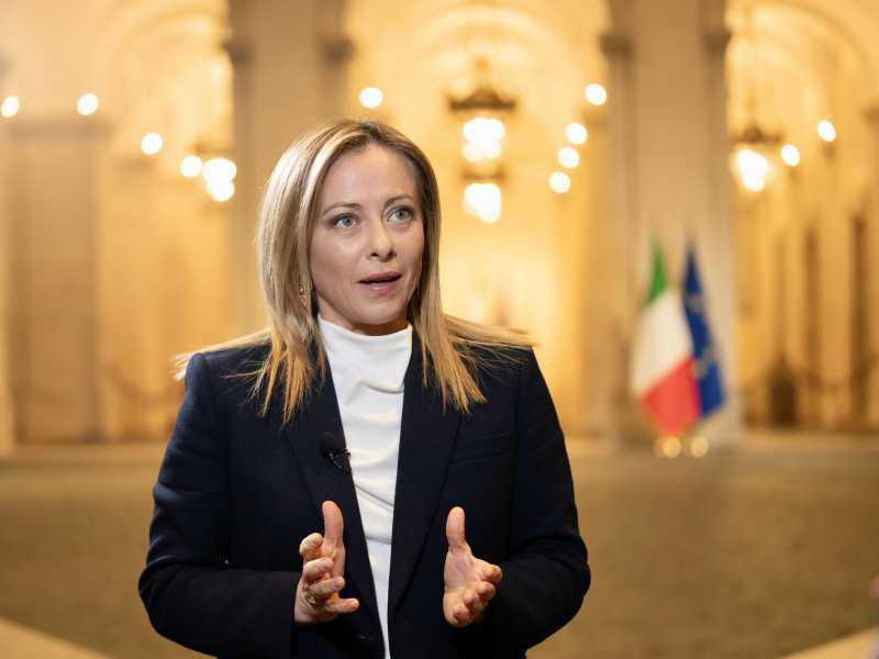 Meloni contro la stampa “mistificatrice”. “Nessuna retromarcia”