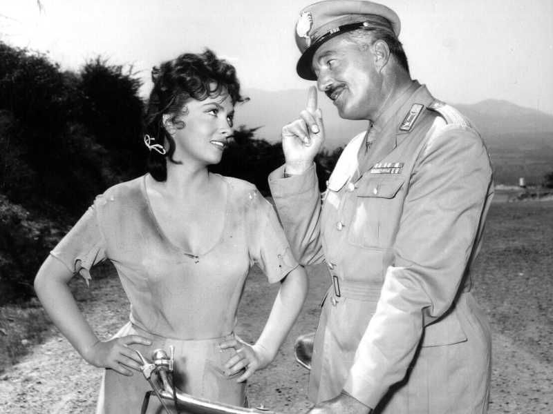 Gina Lollobrigida e Vittorio De Sica in "Pane, amore e fantasia", commedia del 1953 diretta da Luigi Comencini<br />