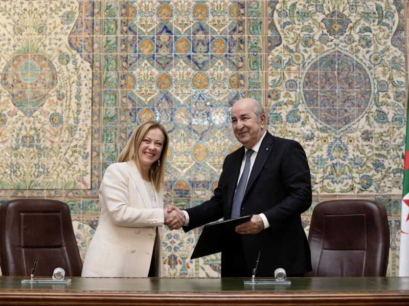 Giorgia Meloni e Abdelmadjid Tebboune (Foto Ansa) <br />