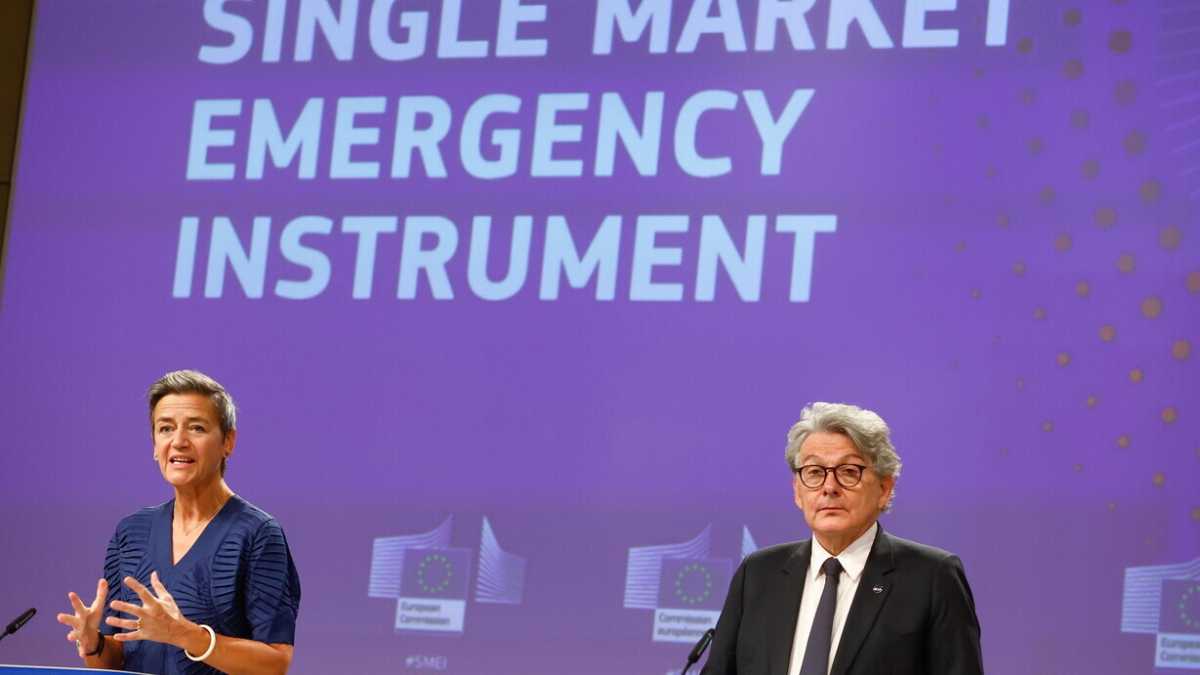 Immagine di Volano stracci tra Vestager e Breton sugli aiuti di stato e l’Ira