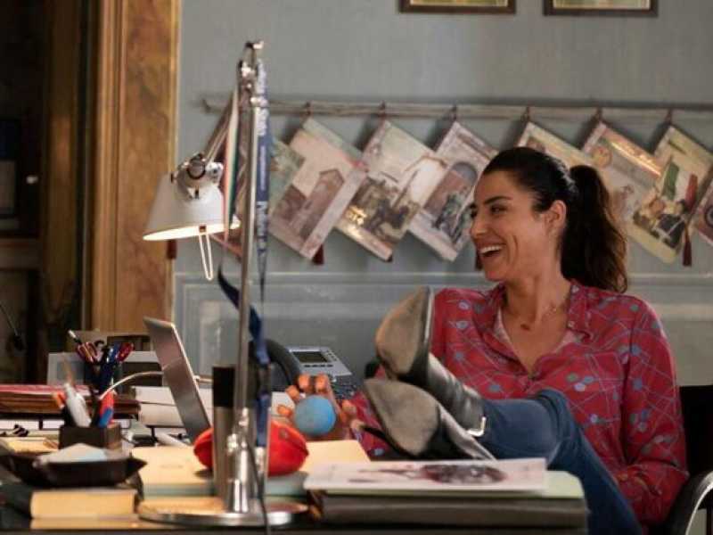 &ldquo;Non sono la versione femminile di Montalbano&rdquo;, dice Luisa Ranieri, ma la giallista Genisi ha dichiarato l&rsquo;ispirazione di Camilleri<br /><br />