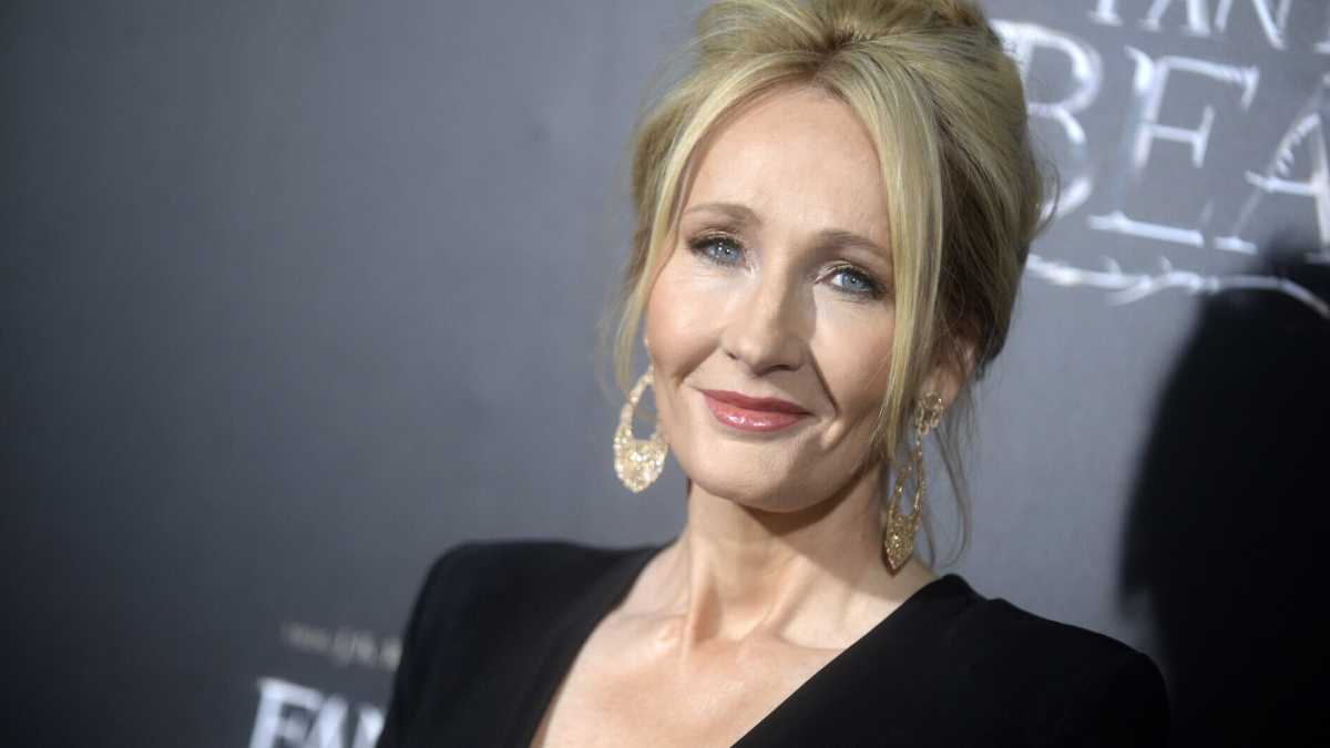 Immagine di J. K. Rowling ha aiutato cento avvocatesse afghane a mettersi in salvo dai talebani