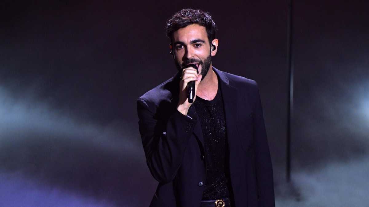 Immagine di Mengoni torna a Sanremo: "Il brano è un invito ad accettare quello che la vita ci offre"