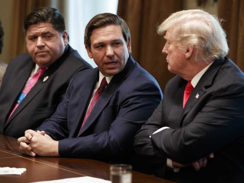Il governatore della Florida Ron DeSantis con Donald Trump (LaPresse) 