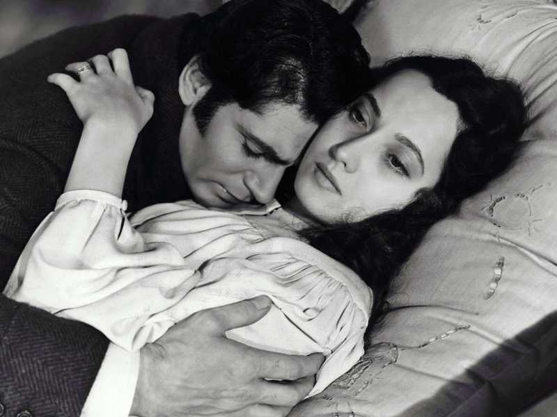 Laurence Olivier e Merle Oberon nell’adattamento di “Cime tempestose” del 1939 <br />