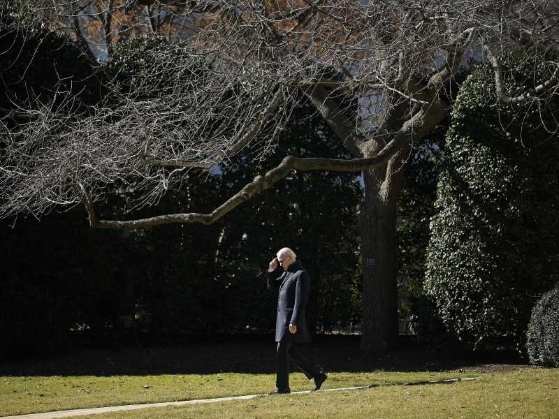 Il presidente degli Stati Uniti Joe Biden mentre lascia la Casa Bianca il 03 febbraio 2023 (Chip Somodevilla/Getty Images)&nbsp;<br />