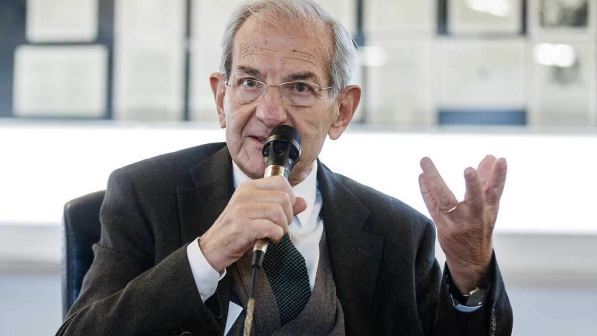 Immagine di Cospito, le intercettazioni, la privacy e Meloni. Parla Violante