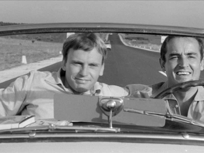 Jean-Louis Trintignant e Vittorio Gassman in una scena di "Il sorpasso" (Wikipedia)
