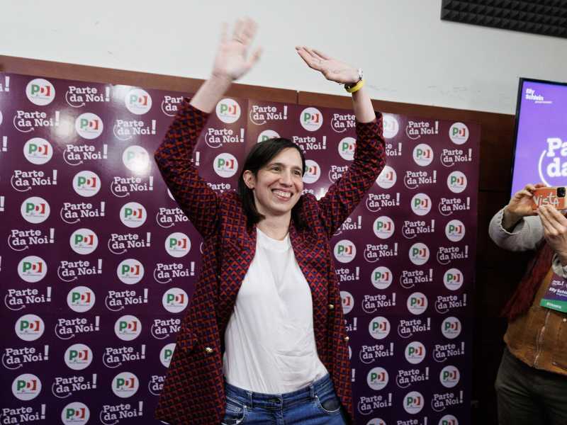 Il "ponte" di Elly Schlein: ecco la nuova segretaria del Pd che sfida Meloni