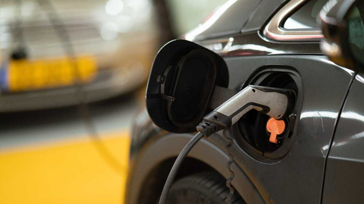 Immagine di I no di Italia e Germania fanno sfumare (per ora) il piano Ue sulle auto green