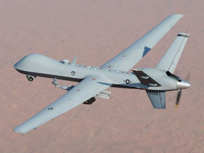 Un aereo russo colpisce un drone degli Stati Uniti, che tengono i toni bassi
