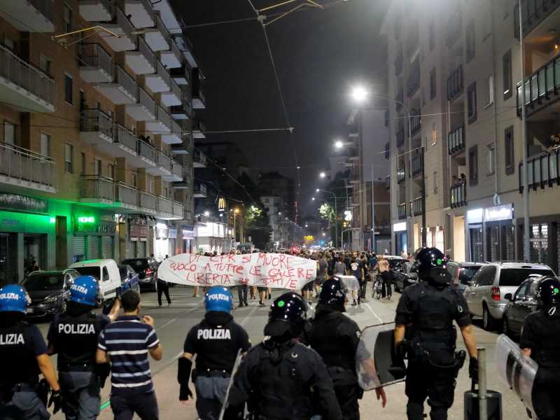 Foto via Ansa, corteo al Cpr di Torino (2019)&nbsp;<br />