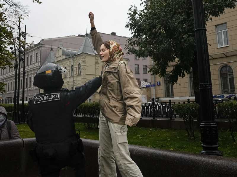Protesta contro la guerra in Ucraina, Mosca, aprile 2022 (LaPresse)<br type="_moz" />