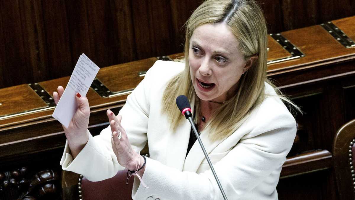 Immagine di Meloni in soccorso degli amici di Spagna e Polonia, sperando nella svolta a destra dell'Ue