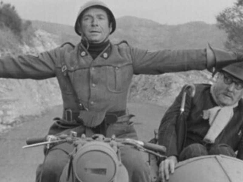 Fratelli d'italiano. Proposta di legge: multe per chi parla “forestiero”