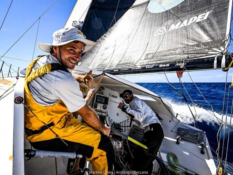 Ambrogio Beccaria a bordo di &ldquo;Allagrande Pirelli&rdquo; in una foto di Martina Orsini&nbsp;<br />