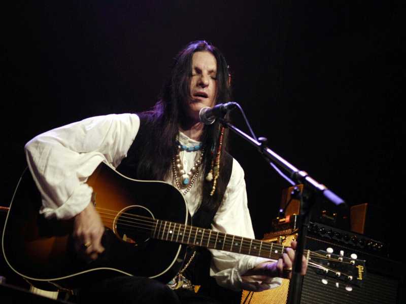 Willy DeVille si diceva “in parte irochese, in parte basco” (foto Olycom) <br />