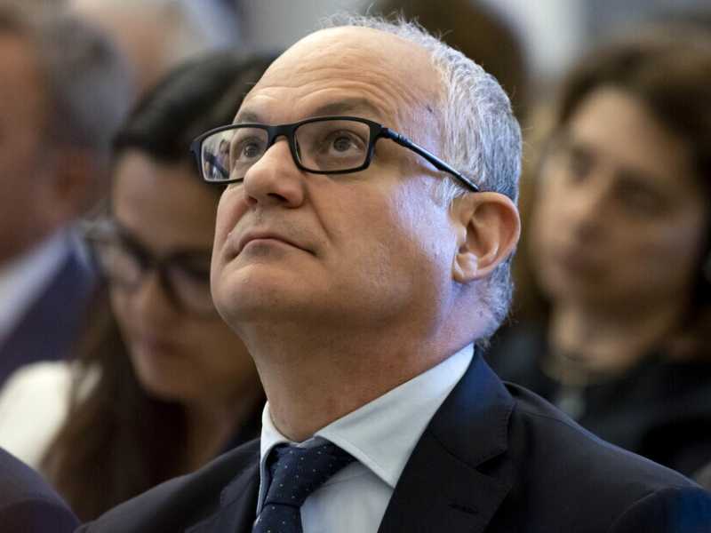 "Sindaco, sono indagata per corruzione". E Gualtieri rinnova la fiducia all'assessore Lucarelli