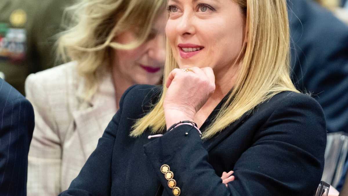 Immagine di Meloni e dissociati. La Lega si smarca e nei territori corrono già separati