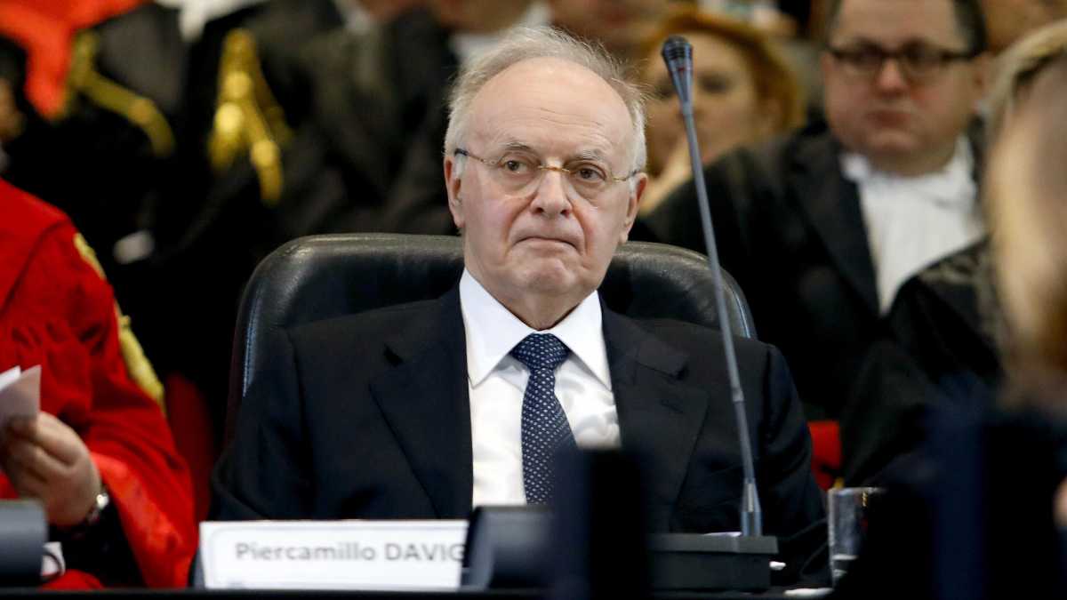 Immagine di Davigo parla al suo processo e sembra un giustiziere megalomane
