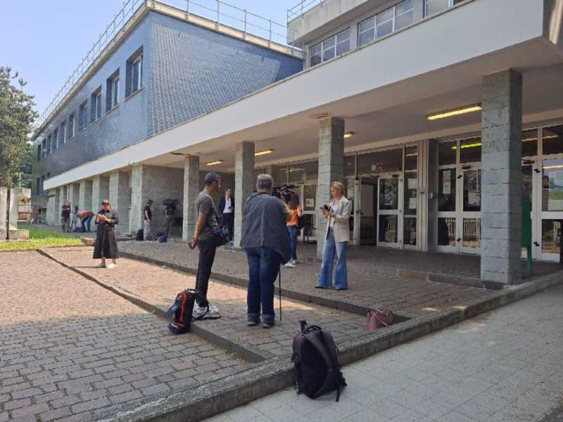 L'istituto di Abbiategrasso dove &egrave; rimasta ferita la docente (Ansa)