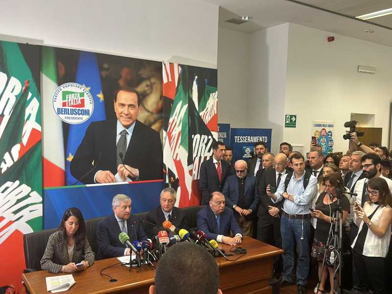 Tajani: "Marina Berlusconi ha ribadito la vicinanza al partito. Forza Italia vada avanti"