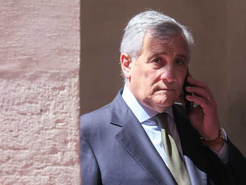 L'evangelista Tajani, tra Giorgia Meloni, Marina Berlusconi e l'anima del Cav.
