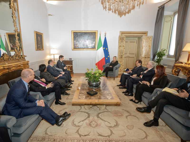 Giorgia Meloni durante la riunione con il comitato Expo (LaPresse/Palazzo Chigi) <br />