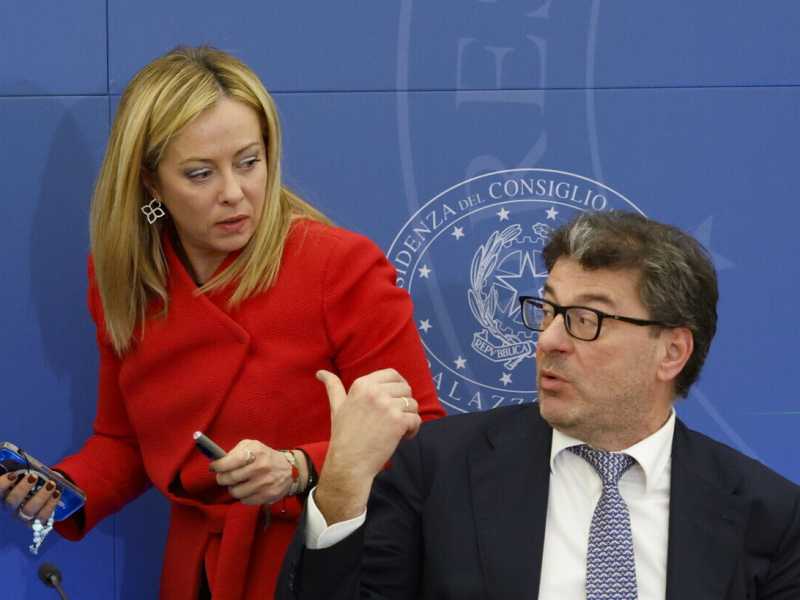 Mes, se ne riparla a novembre. La destra chiede una sospensiva di 4 mesi