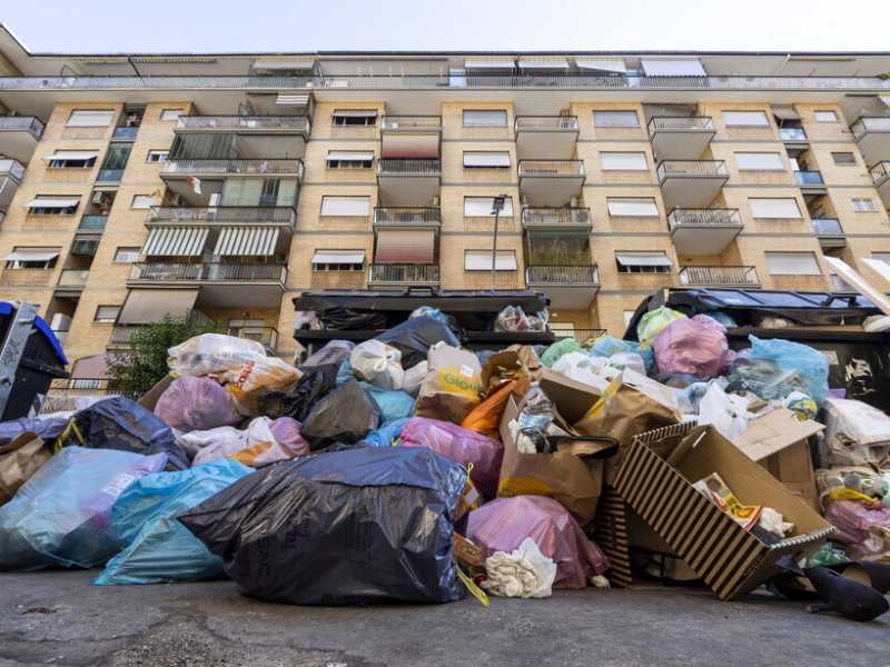 Le due grane di Gualtieri: i rifiuti e la Cgil. E sul termovalorizzatore sindacato e sinistra si compattano