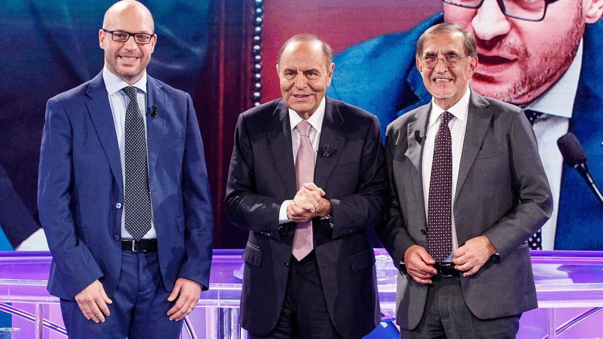 Immagine di Le uscite scomposte di La Russa e i toni istituzionali di Fontana. Un confronto