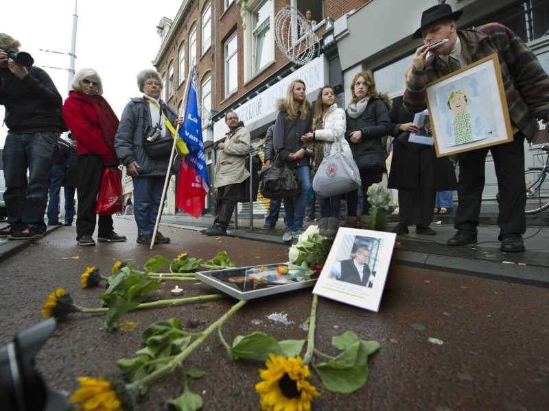Il ricordo ad Amsterdam del regista Theo van Gogh, ucciso da un islamista nel 2004 (Ansa) <br />
