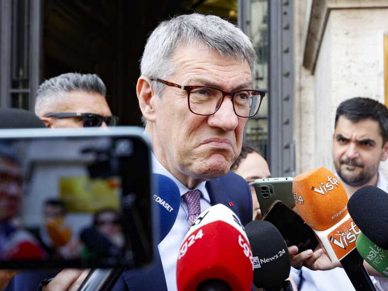 Valditara più progressista di Landini: scuole aperte d’estate. Ma la Cgil dice no