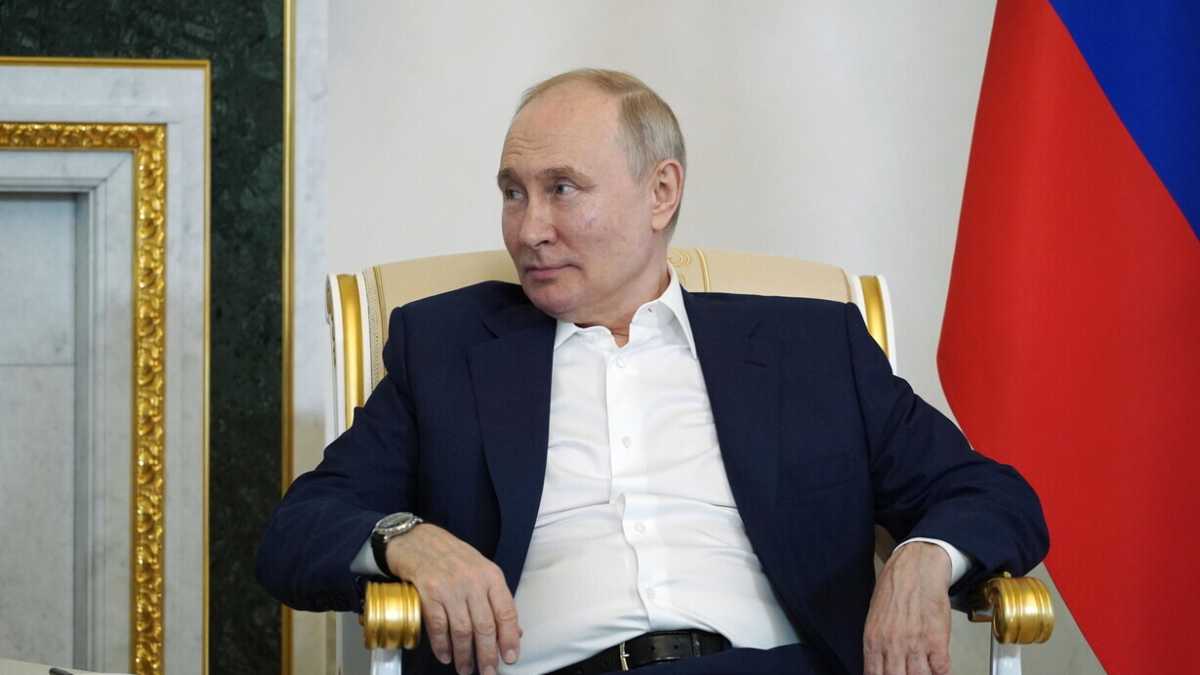 Immagine di Putin offre agli africani pane e bugie