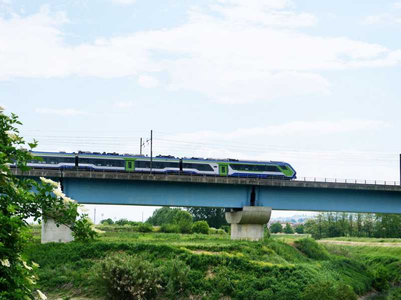 Viaggiare sostenibile da nord a sud? Ci vogliono le infrastrutture. Ecco i numeri di un fenomeno