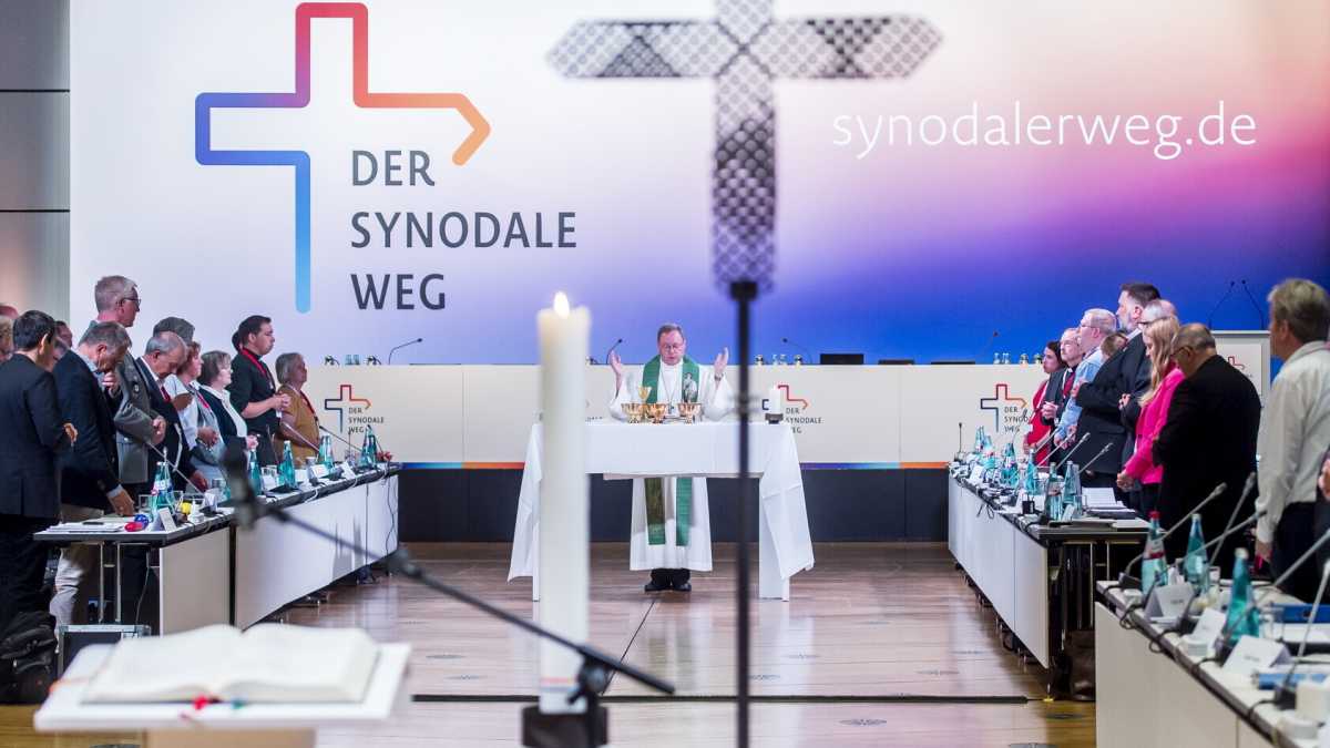 Immagine di In Germania crolla il numero dei cattolici e ora pure i riformisti attaccano Roma