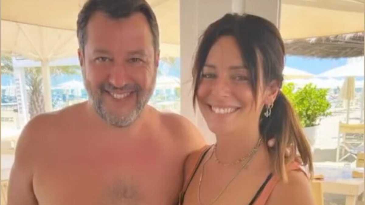 Immagine di L'ombrellone di Salvini: scaccia guai in Italia e spettinato in Europa. Meloni lo osserva gelida