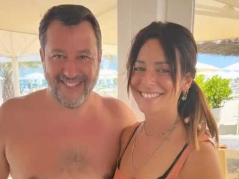 L'ombrellone di Salvini: scaccia guai in Italia e spettinato in Europa. Meloni lo osserva gelida