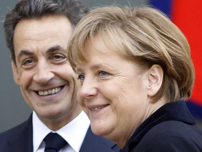Ridevamo bene. Le rivelazioni di Sarkozy sul Cav. e il 2011 non gli fanno molto onore