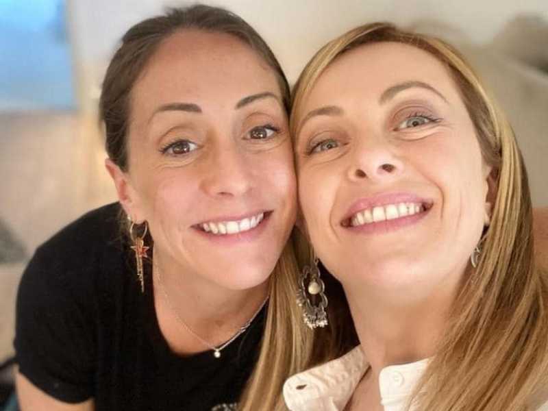 Io, patria e famiglia: i primi veleni nella tribù di Giorgia Meloni dopo le nomine di Fazzolari e Arianna