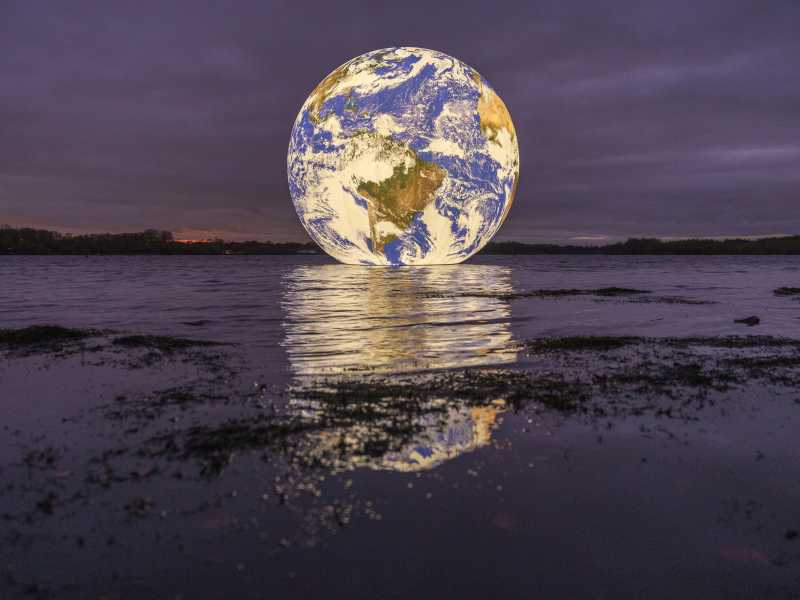"Floating Earth" dell'artista Luke Jerram (Foto di Christopher Furlong/Getty Images)&nbsp;<br />