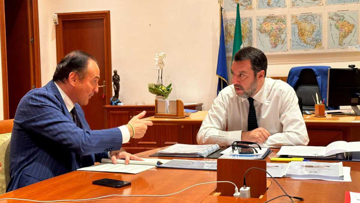 Immagine di Sul blocco delle auto Euro 5 Salvini lancia la nuova battaglia contro Bruxelles