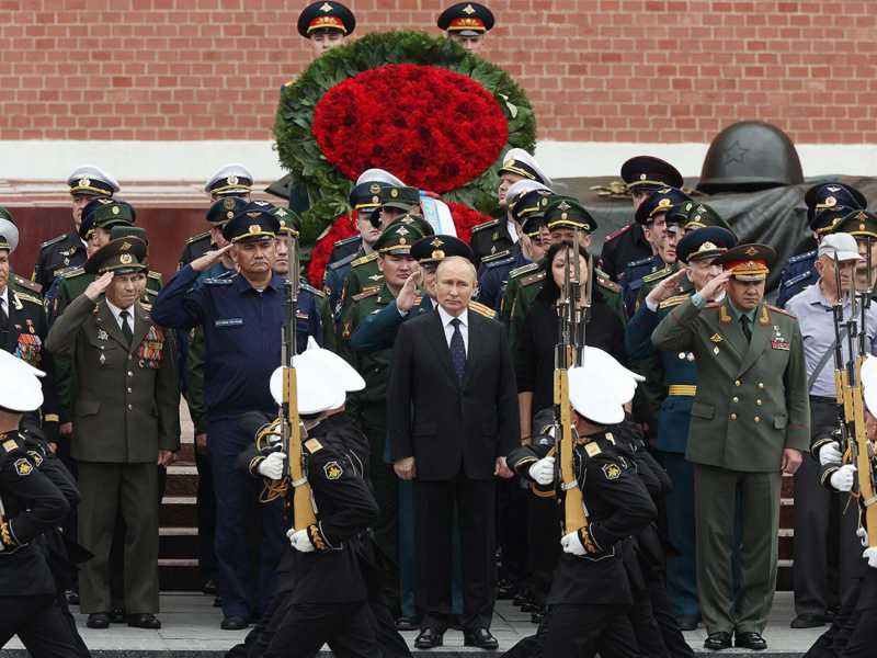 Mosca non rinuncia alla guerra neppure dopo un golpe. Nessuno in Russia vuole essere Gorbaciov