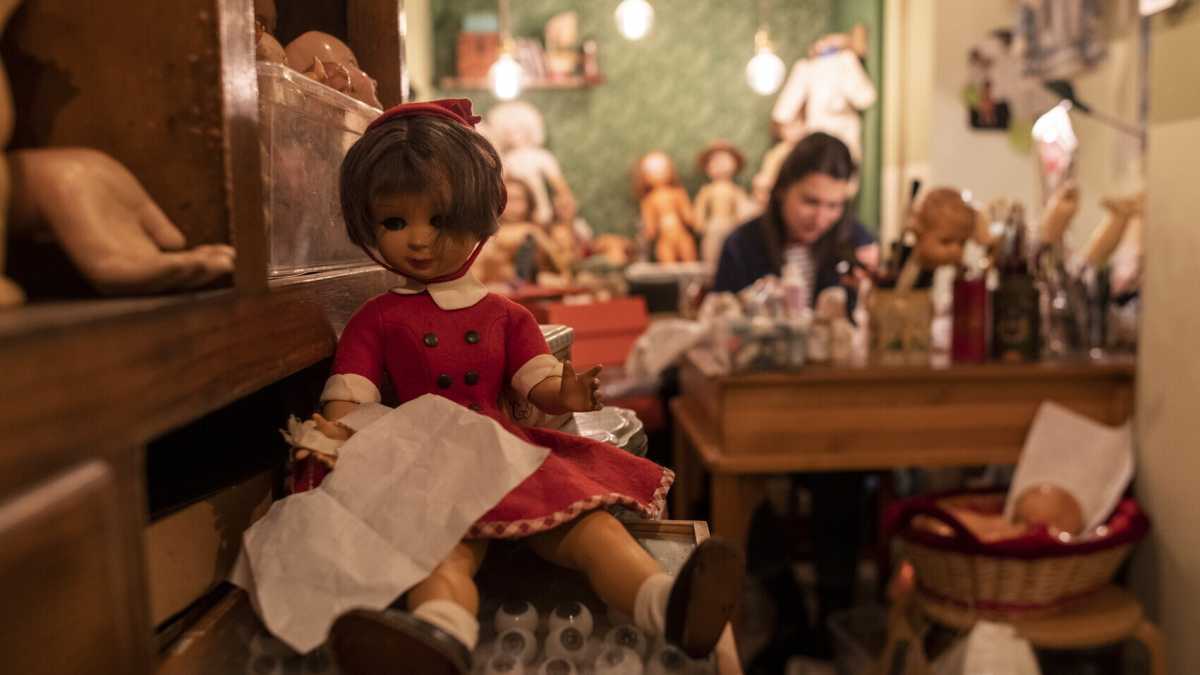 Immagine di Tra narcisismi, simboli e lati oscuri: anche le bambole crescono