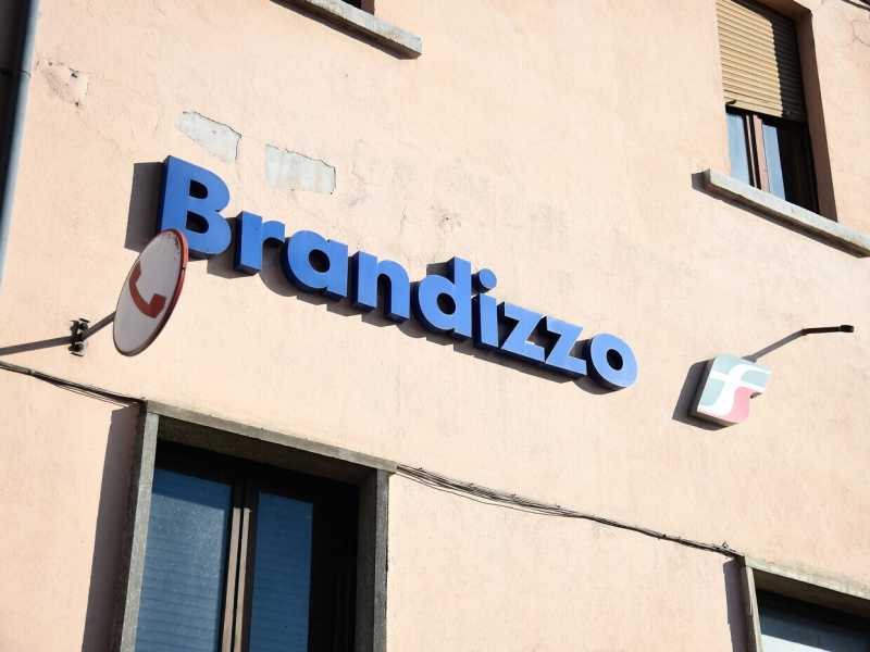 A Brandizzo, teatro della tragedia in cui sono morti 5 operai, trionfa il panpenalismo