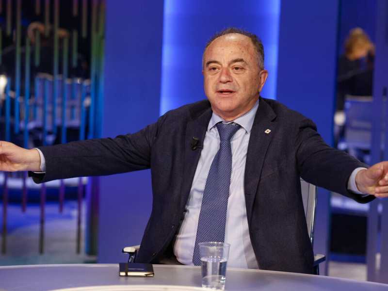 Il Csm manda Gratteri a Napoli. Cari napoletani, auguri