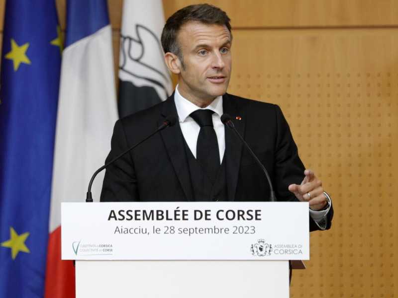 Macron ad Ajaccio propone l'autonomia della Corsica ma "né contro lo stato né senza lo stato”